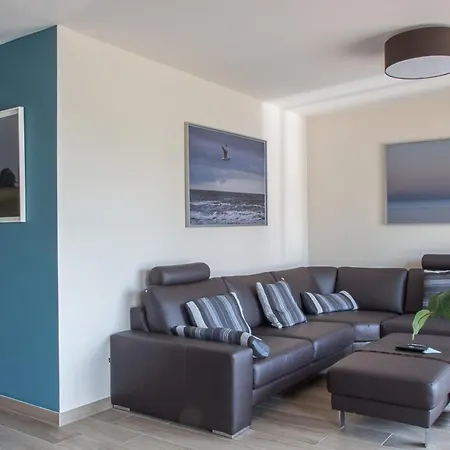 Semesterbostad Strandrose *